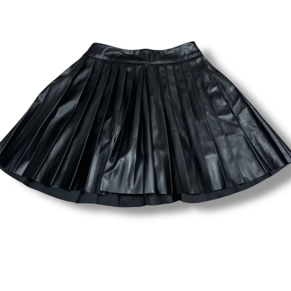 SHEIN PETITE High Waist Pleated PU Leather Short Skirt - Picture 2 of 6